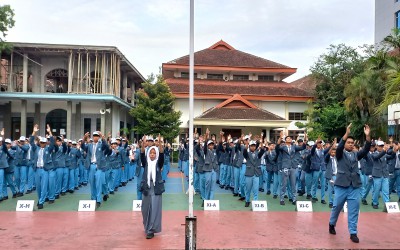 Pagi Ceria dan Upacara Bendera Warnai Awal Semester Genap di SMAN 2 Kota Malang!