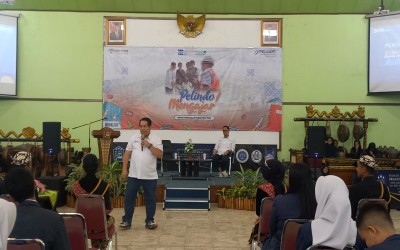 Pelindo Mengajar goes to Malang: Kenalkan Industri Pelabuhan dan Logistik kepada Siswa SMAN 2 Malang