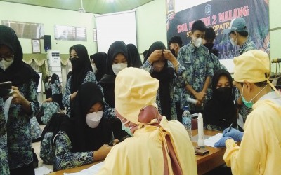 Puskesmas Bareng Gelar Sosialisasi Kesehatan dan Screening Kesehatan di SMANDA Malang