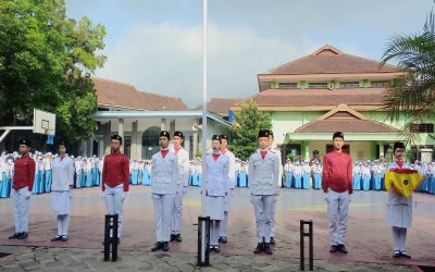 Upacara Peringatan Hari Kesaktian Pancasila di SMAN 2 Malang: Memupuk Semangat Kebangsaan